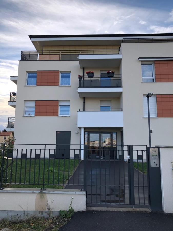 Spacieux - 4 Pers' - Balcon - 2 Lits - Parking Woippy Exterior photo